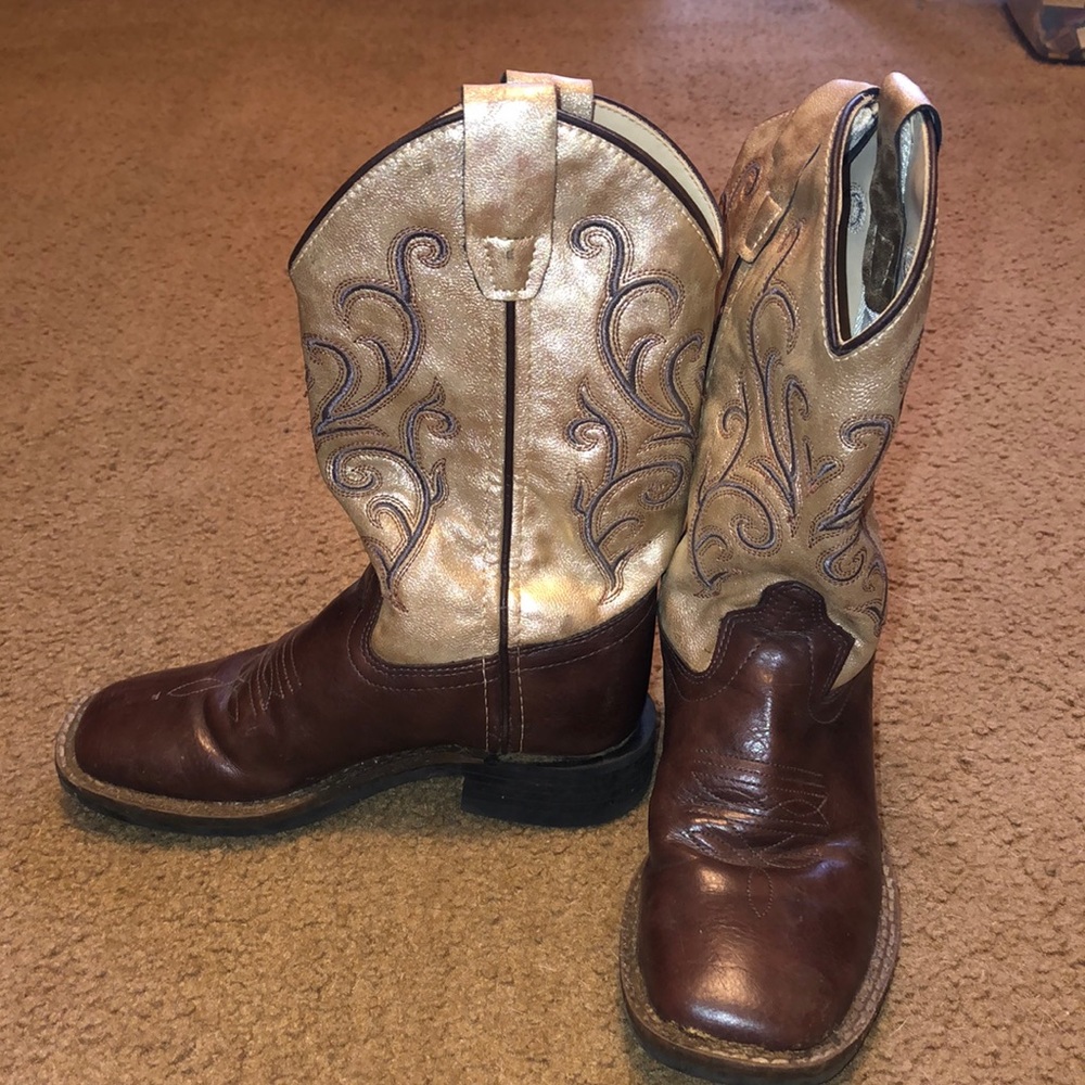 Old west girls boots. Gold top with brown bottom. Size 11.5
